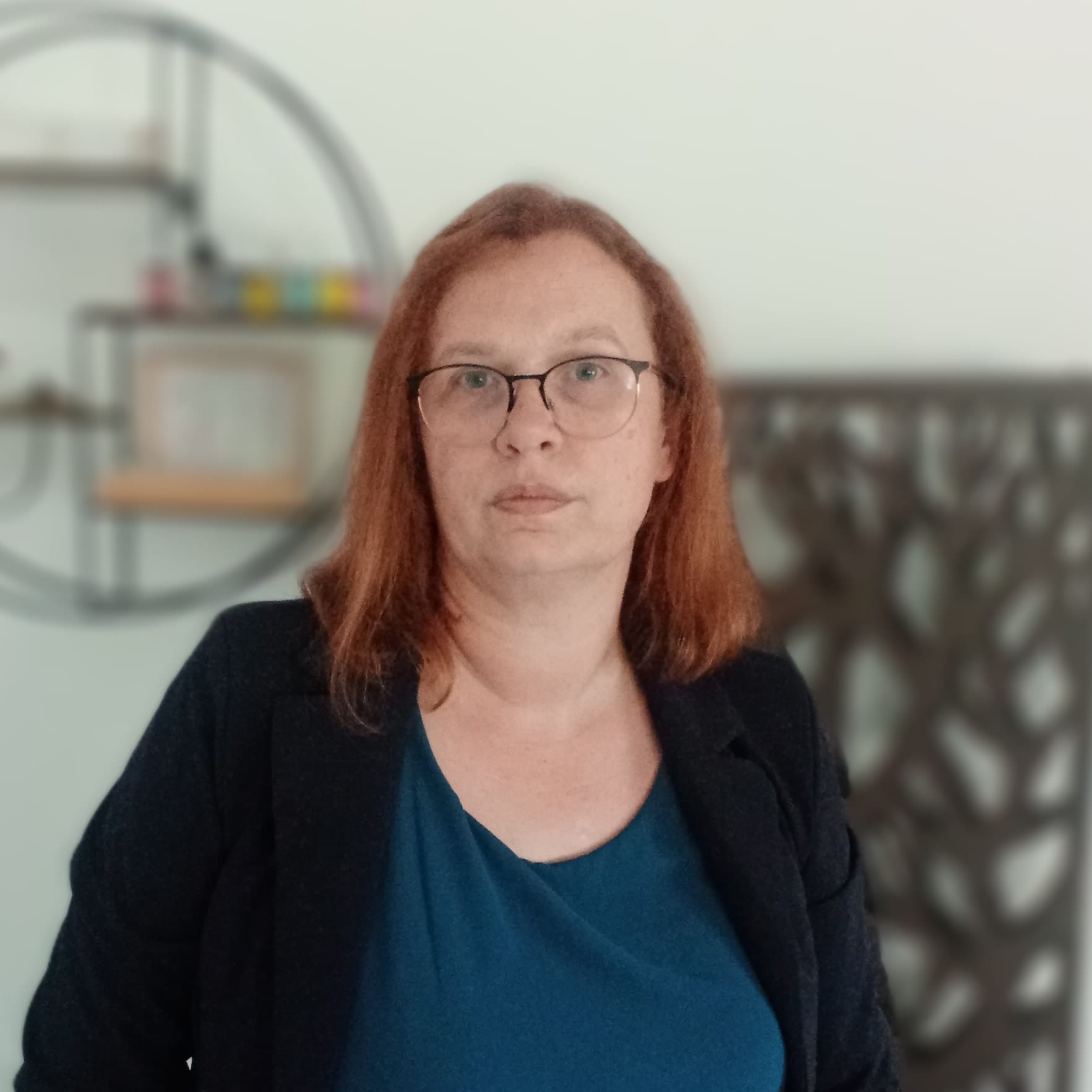 Portrait de Rose-Marie Flamme, massothérapeute et naturopathe à Mons, fondatrice de Zen et Cocoon Thérapie, spécialisée dans l’accompagnement des douleurs chroniques et du bien-être global.